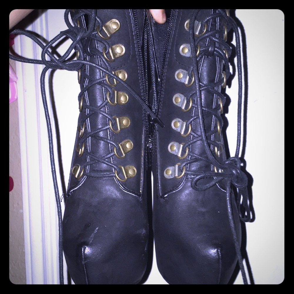 Boots $15